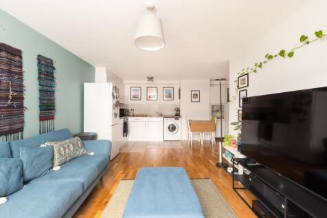 63 st peters court_dec-2.jpg