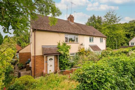 28 Highwood Crescent-16.jpg