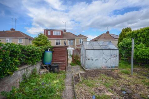 Rear garden pic 3.jpg