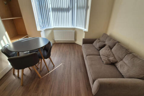 Four-bedroom house | Great Western Street | M14 4DR