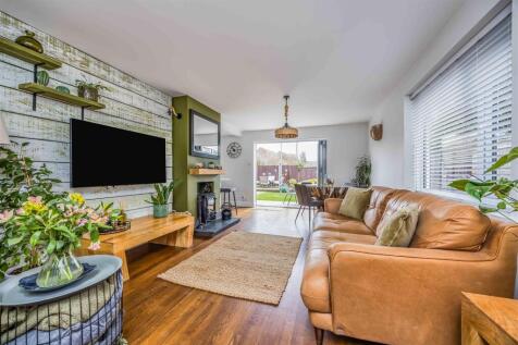 5 Culver Drive, Hayling Island-Small-PorticoMarket