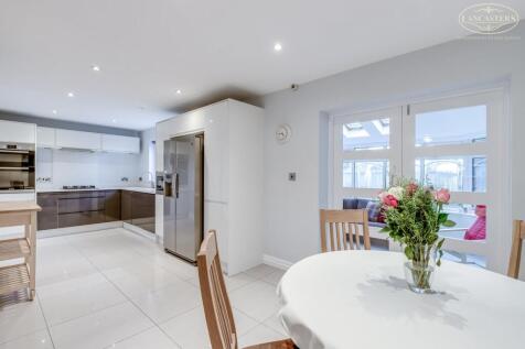 Open Plan Kitchen Dining Room