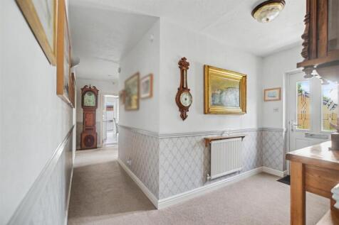 Entrance Hallway_1.jpeg