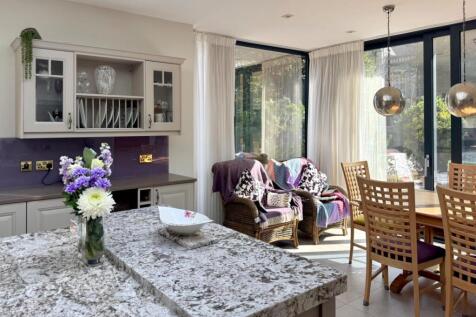 Apartment 1 - Kitchen/Dining Room