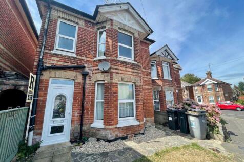 4 Bedroom House in BH9 1BA