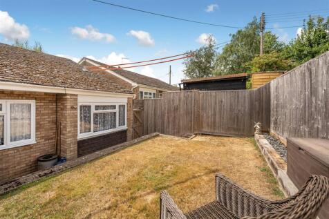 2 Holbech Hill, Farnborough-15.jpg
