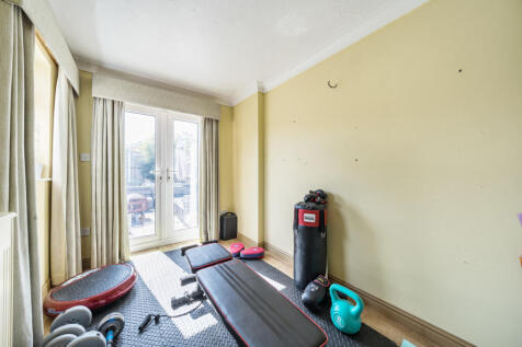 1324181-12-68b5d1...