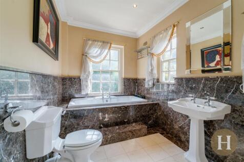 4 bed, 4 bath Detached in Birmingham - Photo 26
