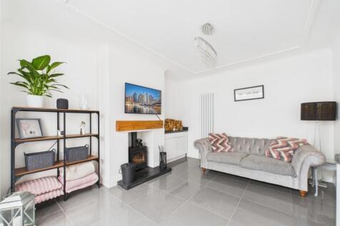 CAM02195G0-PR0093-STILL017