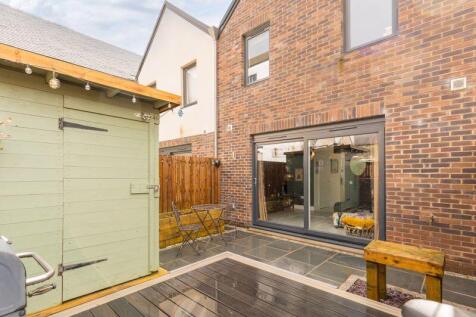 3 bed, 1 bath End of Terrace in Leeds - Photo 16