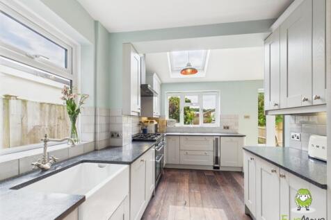 CAM03778G0-PR0235-STILL016