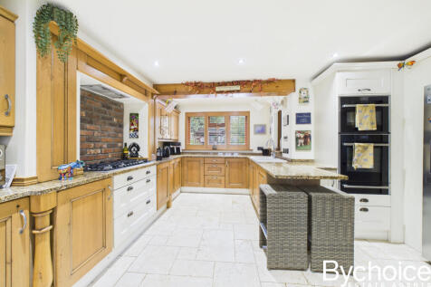 CAM05454G0-PR0065-STILL001