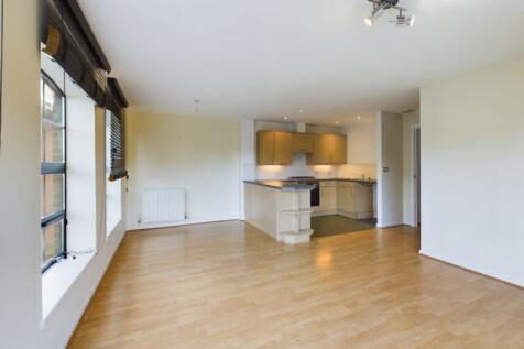Open plan living towards kitchen 