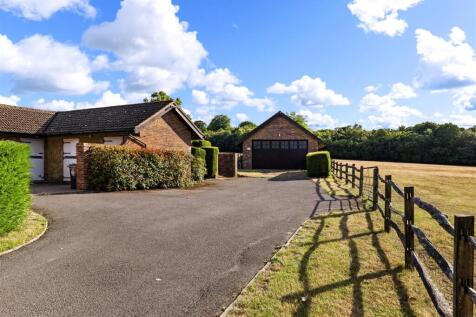 Maybury Farm, Stables & Barn