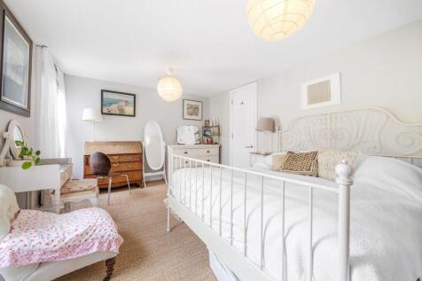 Principal bedroom (2).JPG