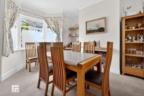 LOUNGE/DINER