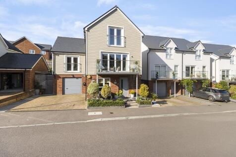 5 Bedroom Detached