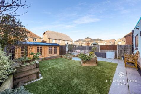 Ringlet Grove, Iwade - Garden