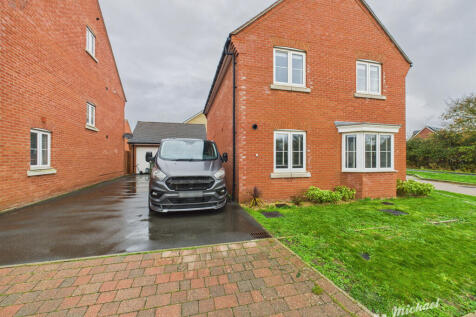 CAM03852G0-PR0472-STILL026