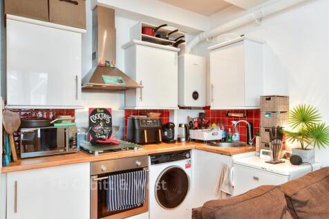 Lounge/ Kitchen