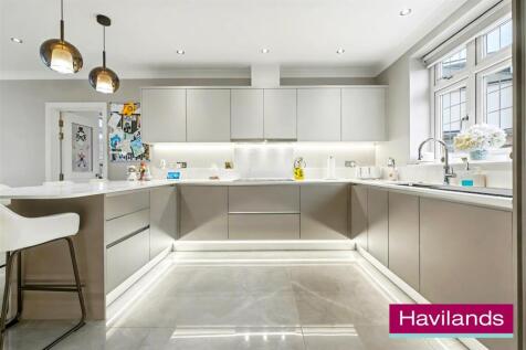 Cranleigh Gardens N21 1DR-20.jpg