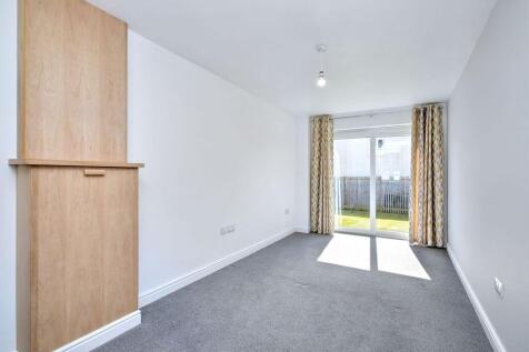 4 bed, 3 bath Detached in Leeds - Photo 12