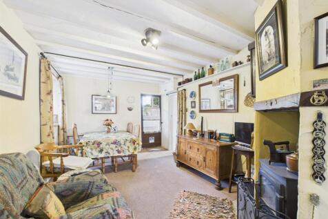 Open plan kitchen/dining/living area: