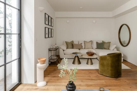 308052 - 20250902-TMH_NETHERHALL-GDNS-26_HI_RES...