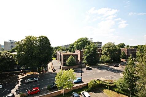 71 Apsley House - Balcony view 3