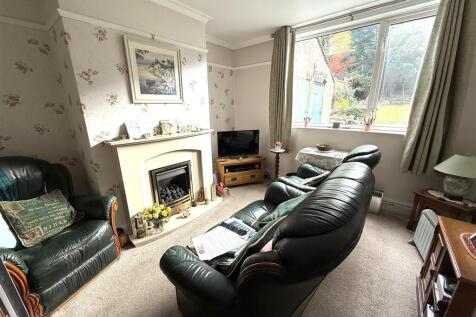 24 HAGLEY LOUNGE.jpeg