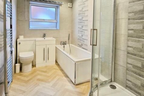 Bath/Shower Room