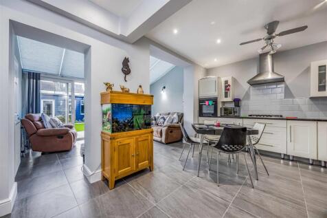 82 Lovett Road, Portsmouth-Small-PorticoMarketing-