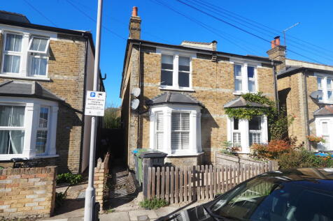 4 Bedroom Semi-Detached in KT1 2TY