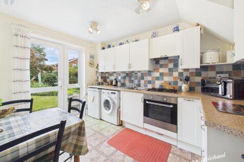 CAM03852G0-PR0407-STILL025