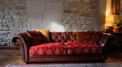 21. Lounge ashlar wall.jpg