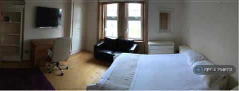 8 Ensuite Rooms With Power Showers &amp; Large Smarts