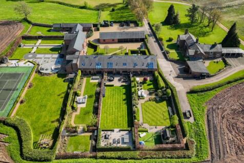 2 Horton Hall Barns - Aerial - 03.jpeg
