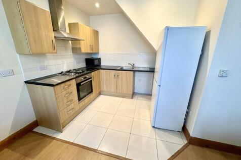 Park Estates are delighted to offer for Let this Four Double Bedroom Furnished Flat located close to Lark Lane and Sefton Park. The property has an open plan Kitchen and Living Area, Four Double Bedro