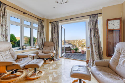 A13 - Noss Mayo, Stoke Road, Westonhay - 251210