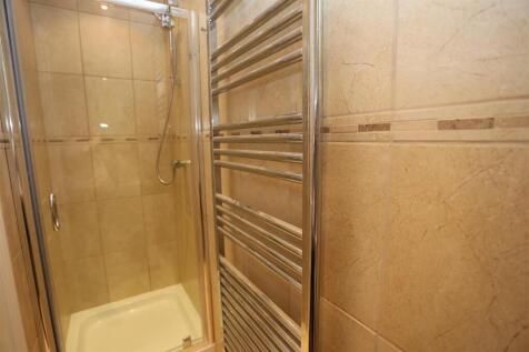 26 Blatchington Road shower.JPG