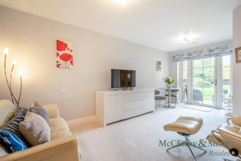 8707719-interior13.jpg