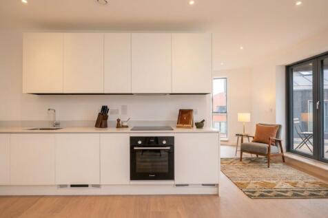 Apt 3 & 6