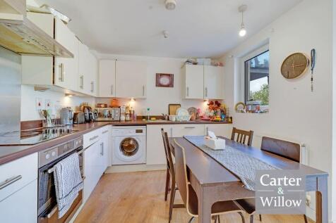 Kitchen / dining