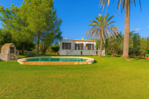 Finca with garden in Pollens
