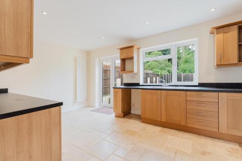 7 Regent Close, Burton-10.jpg