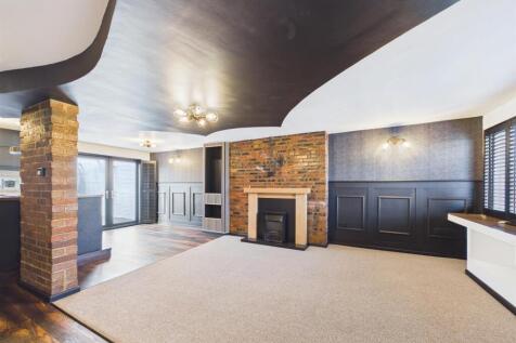 lounge 1.jpg