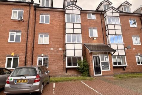 ** Zero Deposit Guarantee Available **
ZERO DEPOSIT OPTION AVAILABLE. Third floor unfurnished flat available to rent from early July.