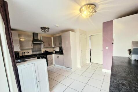 Kitchen: