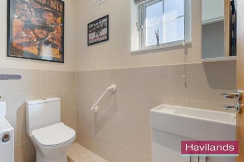 Oakwood Crescent-6.jpg