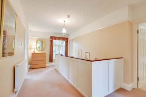 First Floor Galleried Landing